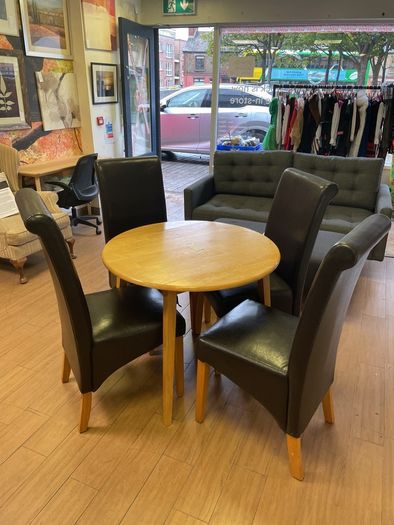 table + 4 chairs