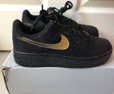 Nike Air Force 1 Perf  Black & Metallic Gold Kids UK 4 Brand New & Unworn