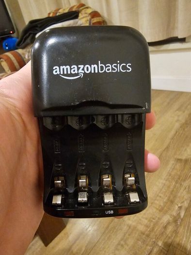 Amazon Basics 4-Bay AA/AAA Battery Charger with USB Port