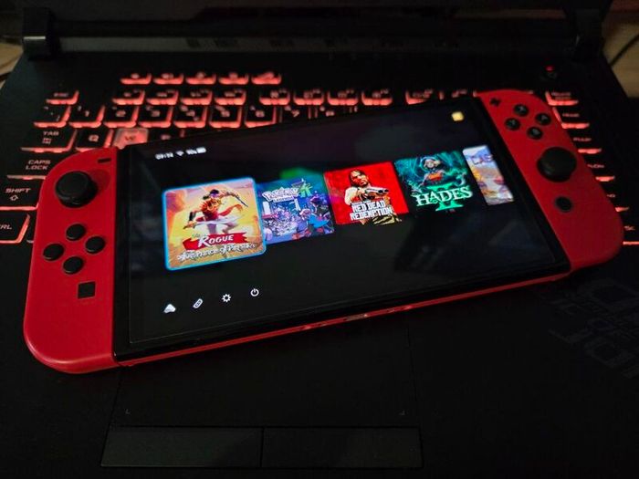 Nintendo Switch OLED (Mario Edition) 8GB RAM!