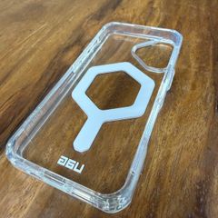 Uag Plyo Iphone 16