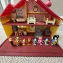 Bluey House & 8 Figure Set Image 2