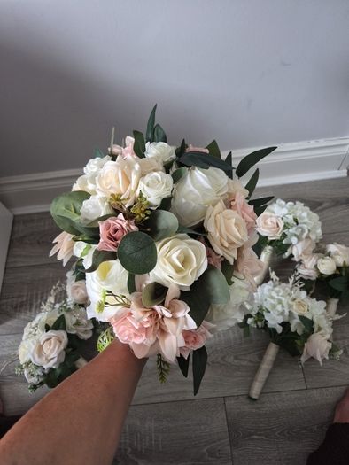 Wedding flowers bridal & 5 bridesmaids