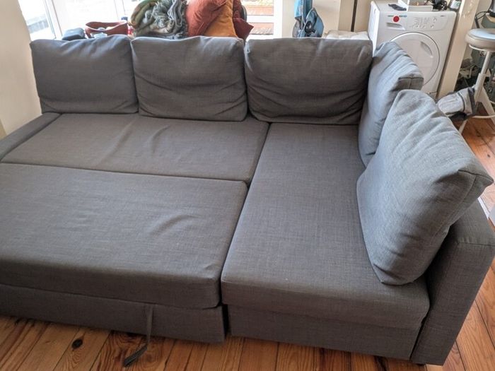 Pull out couch/Sofa bed with storage