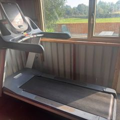 Commercial treadmill Precor P80