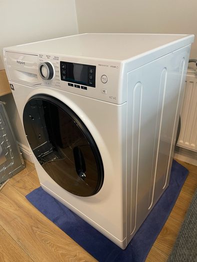 Hot Point Washer Dryer