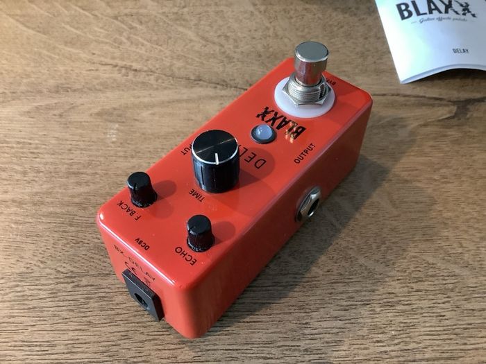 BLAXX Stagg Analog Delay guitar pedal box (Boss DM-2 copy)
