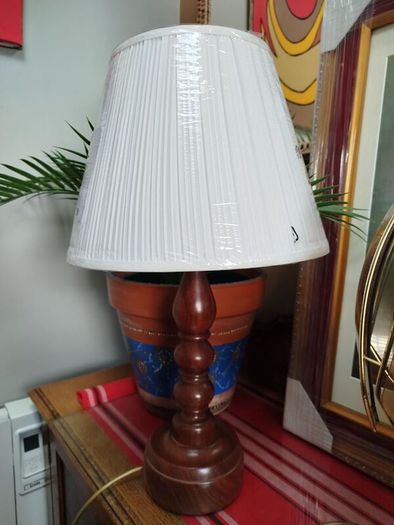Wood Lamp