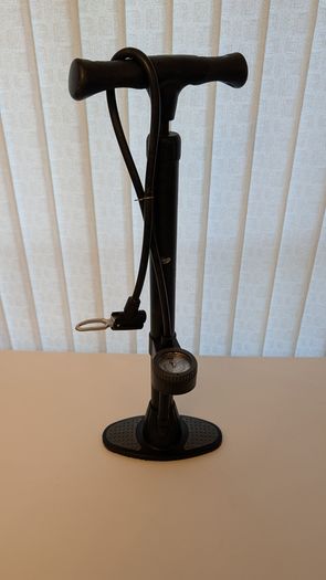 Cycling Pump BBB Cycling track/floor bike pump in fully working condition.
