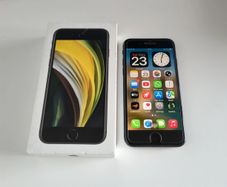 iPhone SE 2020 black 64GB great condition Vodafone
