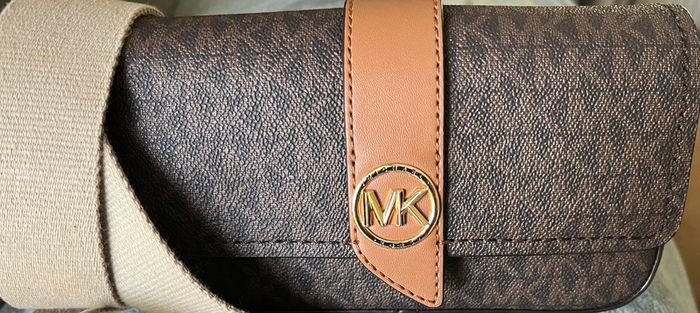 Michael Kors XS Sling xbody Handbag