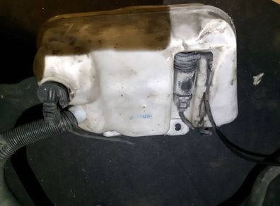BMW E39 5series Windshield washer bottle tank