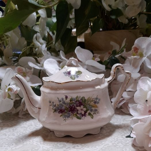 An Antique Arthur Wood tea pot