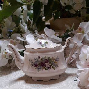 An Antique Arthur Wood tea pot