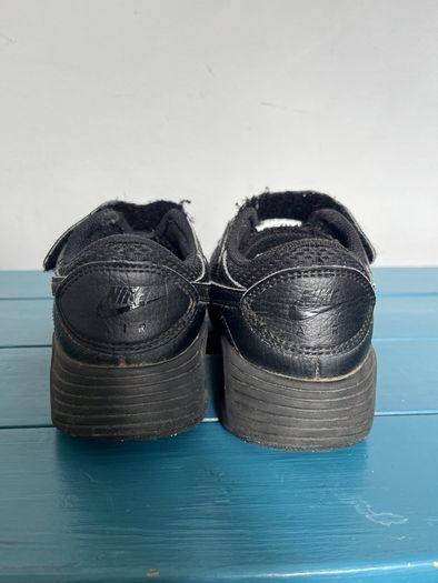 Boys Nike school trainers uk1