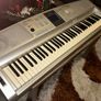 Yamaha DGX 305 Image 3