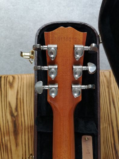Gibson J45 Studio