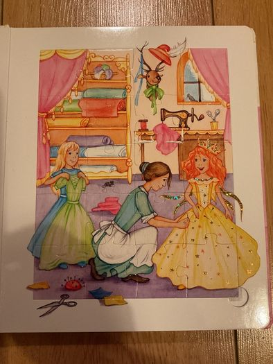 Girls book in German with 5 puzzles inside Brand New