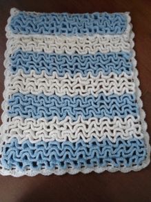 Crochet Baby Blanket with ruffles aran