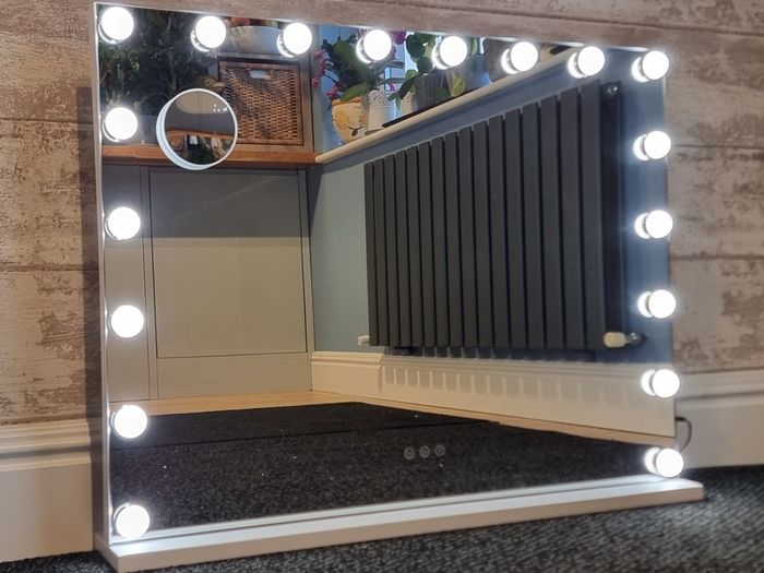 Makeup LED Mirror Cosmetic Dressing Table Dual LED USB Charging Port