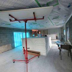 Plasterboard lifter