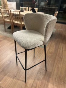 3 Ciselia Bar Stools (White Fleece & Black Metal, 75cm)