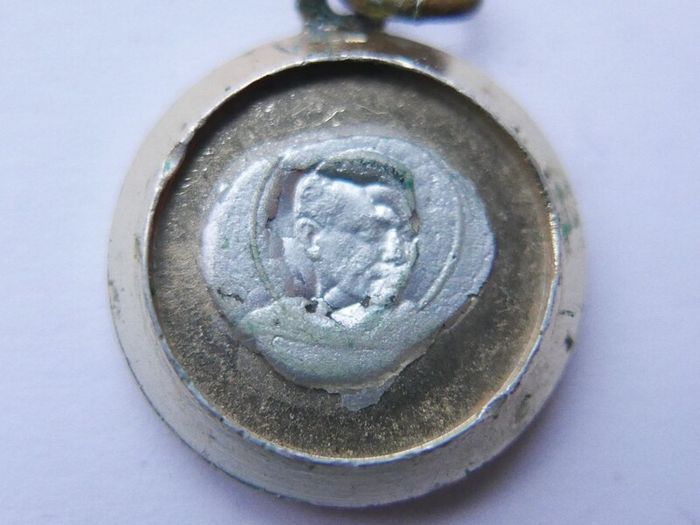 RELIC Catholic Saint Medal Reliquia