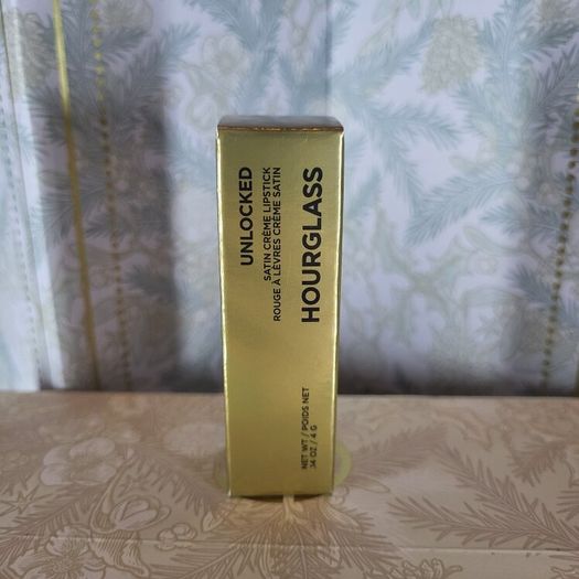 Hourglass Unlocked Satin Creme Lipstick in 'Roar' (4g)