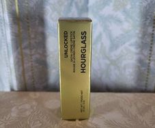 Hourglass Unlocked Satin Creme Lipstick in 'Roar' (4g)