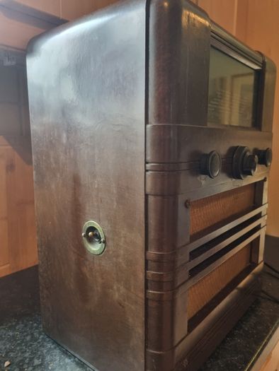 Vintage Cossor 77B Bakelite radio - 1940