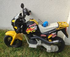 Electric motorcycle for kids
