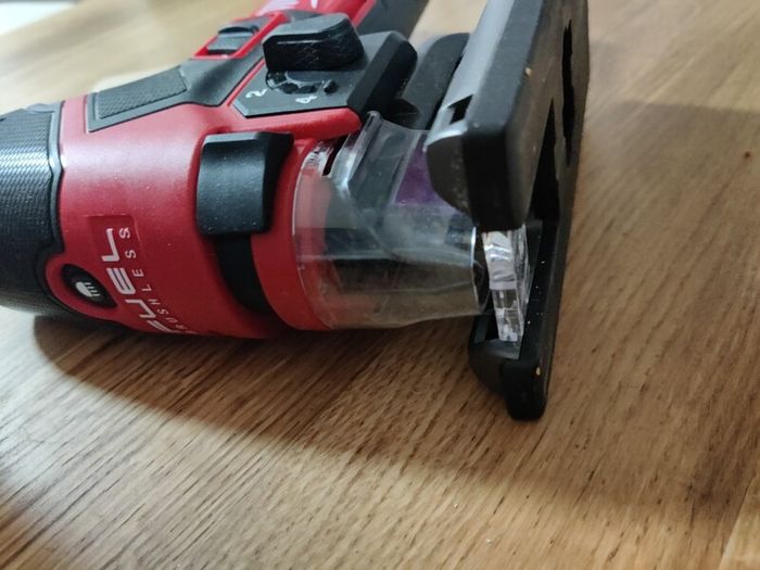 Milwaukee Jigsaw M12 FJS with 2A battery