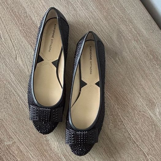 Ladies black satin pumps