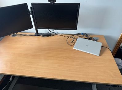 Office Desk (height adjustable)