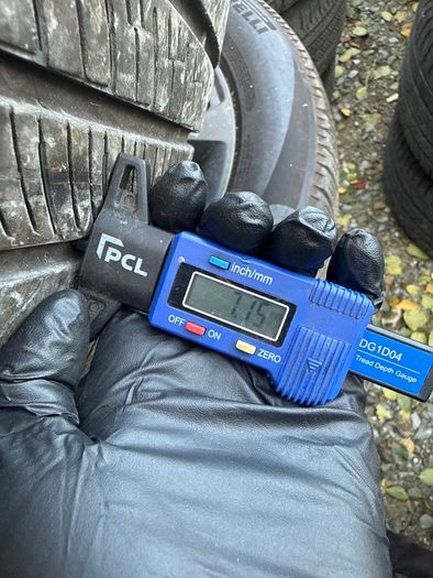Land Rover 21 Alloy with tyres