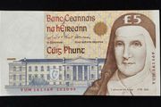 Ireland | 5 Pounds | 1999 | P.75b | YUM 161469 | UNC