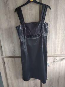 quality dress size M with front deco