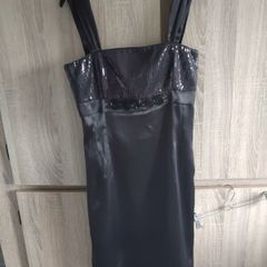 quality dress size M with front deco