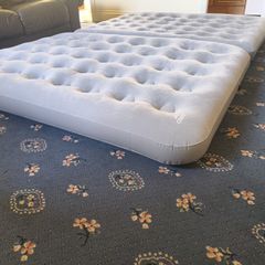inflatable mattress