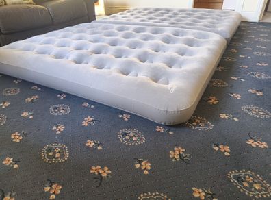 inflatable mattress