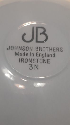 Johnson bros coffee cips / saucers