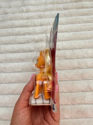 Hasbro My Little Pony Friends Applejack B8924 C1139 figure Only Please see photos