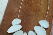 Necklace in Mother of Pearl and Resin.