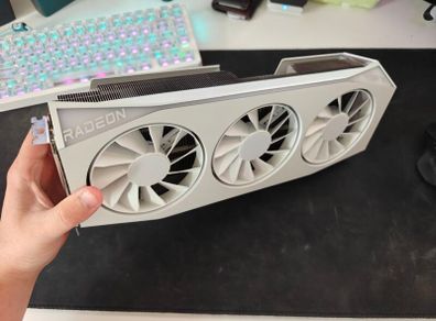 XFX Mercury AMD Radeon 9070 XT OC 16GB DDR6 white edition