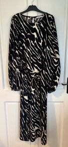 Gallery ballon sleeved maxi dress with pockets size 12