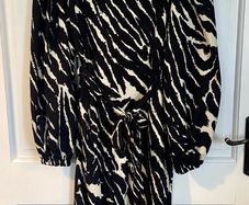 Gallery ballon sleeved maxi dress with pockets size 12
