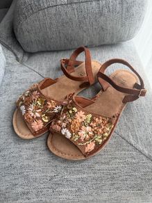 Bnwot NEXT girls sandals UK1