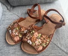 Bnwot NEXT girls sandals UK1