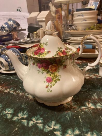 royal albert old country rose pattern teaset
