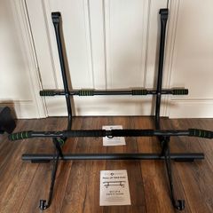 Pull Up Bar & Dip Station